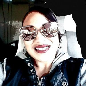 Meet your Posher, Adrianna